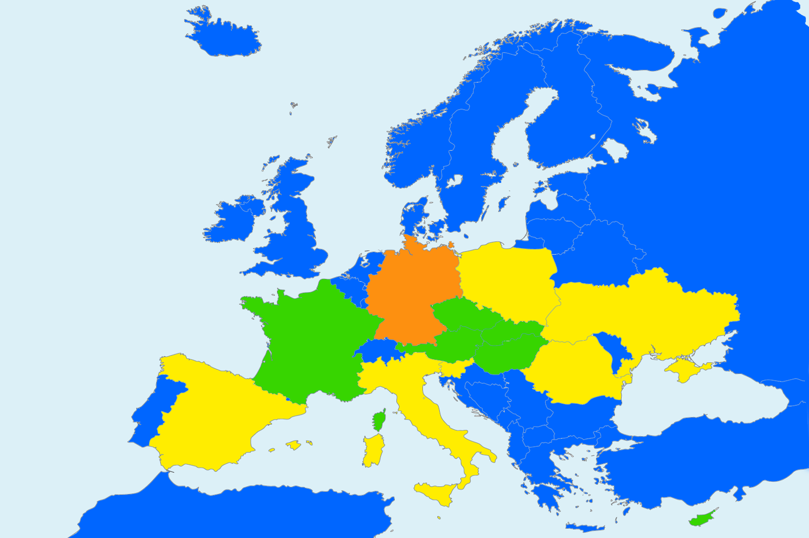 Landkarte von Europa in Blau mit den aktuellen Partnerländern des Europäischen Kunststipendiums des Bezirks Oberbayern 2023 in Grün, früheren Partnerländern in Gelb und Deutschland in Orange.